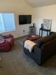 Cute Bungalow w/ garage Downtown Redmond - 4 guests Hotels in Redmond