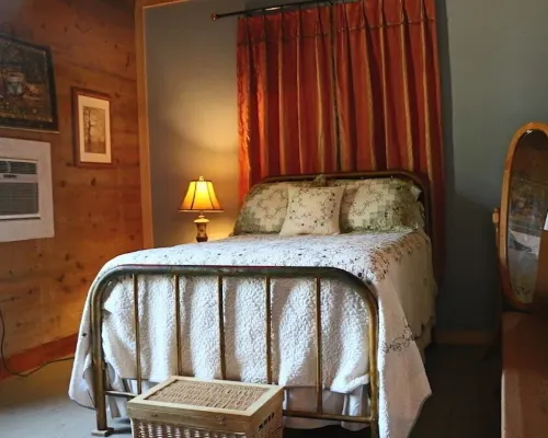 Gap Mercantile Cottage Hotels in Caddo Gap