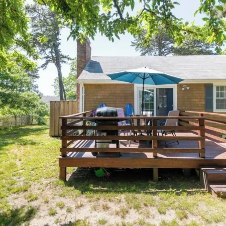 Newly Renovated Guest House  Near the Beach!
