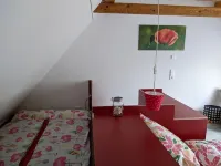 NEW - Weiherblick - Maisonette FeWo in the romantic Happenmühle Hotels in Owingen