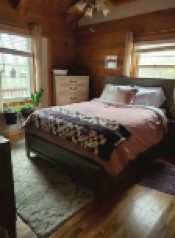 Near West Jefferson, Boone + Blue Ridge Parkway! Mountain get away w/ fireplace.