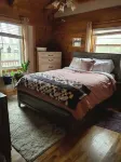 Near West Jefferson, Boone + Blue Ridge Parkway! Mountain get away w/ fireplace.
