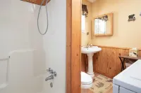 Quaint cottage in the Smoky Mountain area convenient to all the attractions Hotel in zona Seven Islands State Birding Park