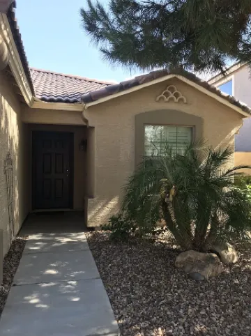 Welcome to this updated beautiful home.  Heated community pools. Sleeps 6