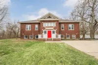 Schoolhouse now 5K Sq ft Lux BNB: Gym, Sauna, HotTub, GameRoom, Billiards, pets - Homestays