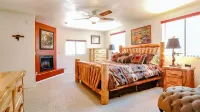 SPECTACULAR COZY CABIN NESTLED IN THE PINES BIG FRONT DECK FENCED FOR DOGS
