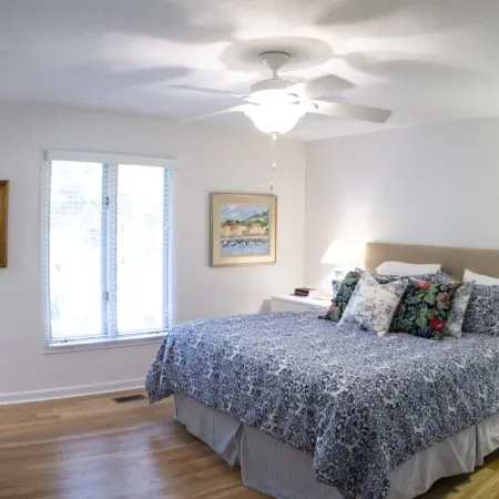 Trendy 3 Bedroom 2 Bathroom In Historic Village - Walk To Everything