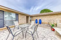 2 Bed ,2 bath private home with hotub & fire pit FortWorth,TCU,Stockyards,Rodeo Hotels in Benbrook