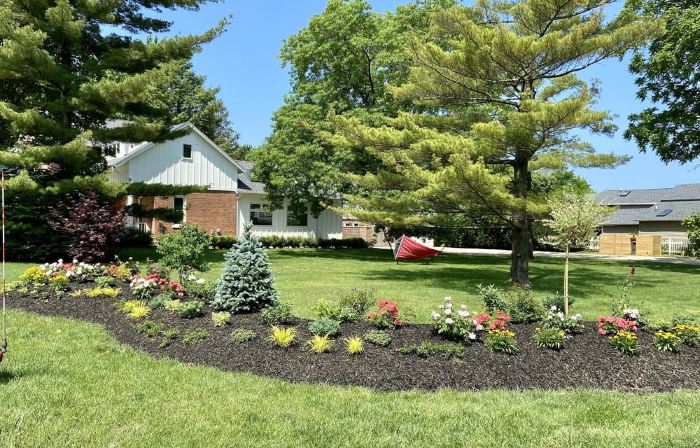 Vintage, restored home w/ pool, hot tub & courtyard-just blocks to town & beach