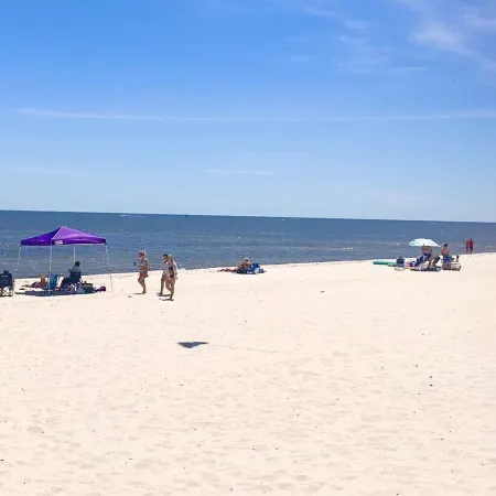 4Br/2Ba Beachview home, delightful ocean view, sandy beaches, 7 beds (sleeps 13)