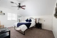 Spacious Welcoming Oasis With Gameroom