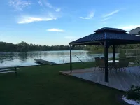 Cozy little cottage on beautiful Pine Lake