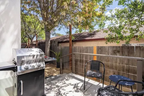 Pinot Paradise, King Bed, Located In Downtown Paso Robles