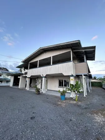 Superb 5-bedroom house in charming Hilo. Near mall, restaurants, and beaches. Отели рядом с достопримечательностью «Зоопарк Панаева Рейнфорест»