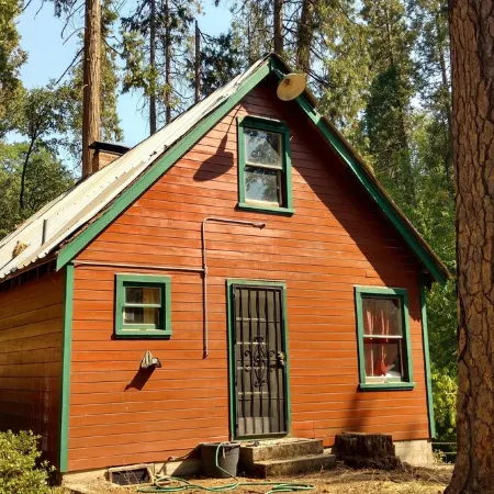 Ponderosa Cabin ~ rustic comfort + WiFi by Sequoia & Kings Canyon National Parks