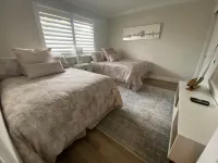 beautiful newly renovated golf front cottage, located inside the PGA National<br><br> Hotel in zona Strayer University
