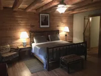 Cozy Mountain Cabin with pond one mile from the Blue Ridge Parkway