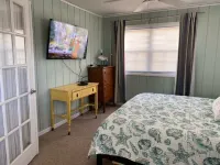 Affordable 2 Bed, 1.5 Bath Beach Views. Hot Tub, Pet Friendly, Fenced Back Yard. - 4-Star