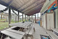 3 Bedroom, 2 Full Baths. Steps to Beach! Great Winter Rates!