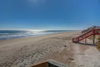 Pelican's Landing beachfront  Home - recent 250K renovation - Strand