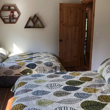 Modern Day Luxury Cabin Living! 4 Bed/4Bath, Hot Tub, 5 Acres, 15 Min to Lvnwrth