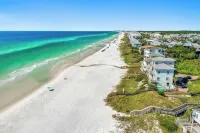 Spacious 6-bedroom House, Pool, Walk to Spooky Ln Beach Access, 2 Golf Carts!