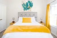 Spacious and centrally located Hotels near Dallas Baptist University