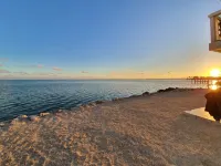 Direct Ocean Front, Beautiful Views, Close to Everything. MONTHLY RENTALS ONLY