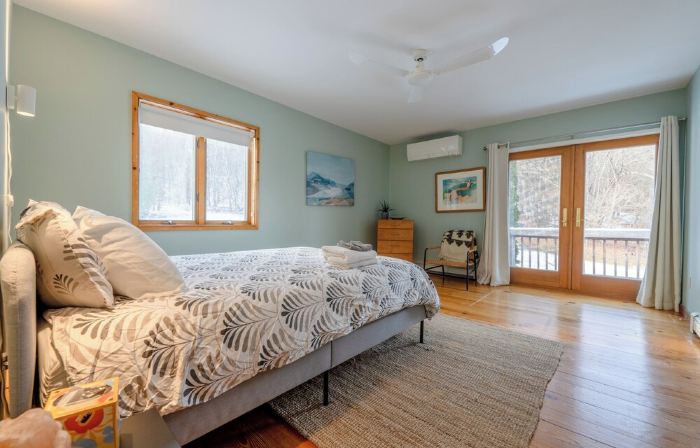 NEW Mid Century Expansive Hillside 4-bed nature retreat on 100+ acres