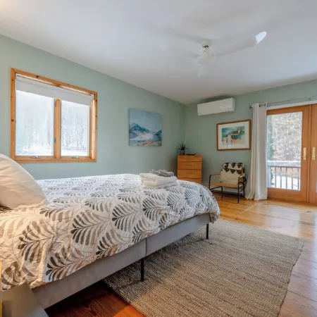 NEW Mid Century Expansive Hillside 4-bed nature retreat on 100+ acres