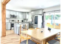 Beach House, Pool, Garage, 10 Min to Beach