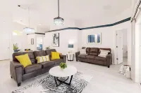 Lake Wilson Family Getaway Villa - Close to Disney!