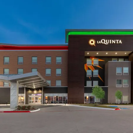 La Quinta Inn & Suites by Wyndham DeSoto