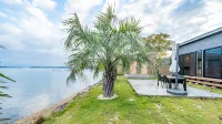 Wat Resort Seafront Okunoto Hotels in Nanao