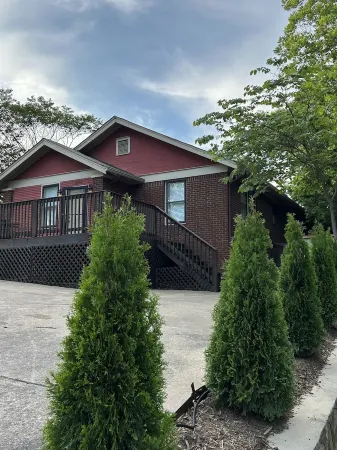 Walk to War Memorial 3-Bedroom REMODELED Home in Heart of Hillcrest