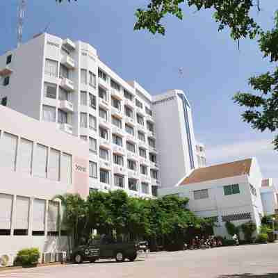테프나콘 호텔 부리람 Hotel Exterior
