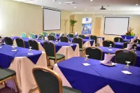 Sleep Inn Hotel Paseo Las Damas - 3 ดาว