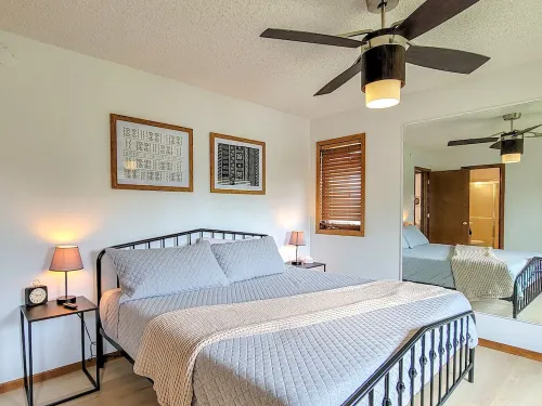 Breezy Hills - Unit 3; Lake Bemidji, King Bed, Kayaks, PB Trail Private Access
