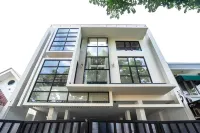 RedDoorz Near Eka Hospital BSD City