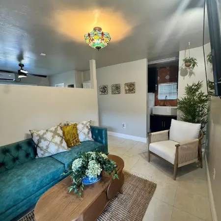Chic studio with WiFi and AC in superb Cutler Bay