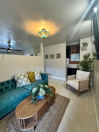 Chic studio with WiFi and AC in superb Cutler Bay