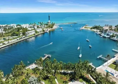 Luxury Sanctuary! Modern 2Br Only 6 Min to Beach