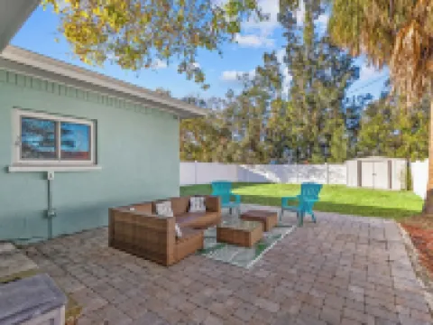 Lobster Louie's Inn - Cozy 2/1 Mins from Beaches. Fenced yard. Pet Friendly. Hoteles en Whitfield