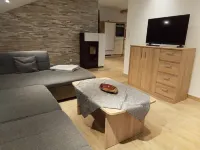 Cozy, comfortable vacation apartment with balcony and garden Hotels in Prackenbach