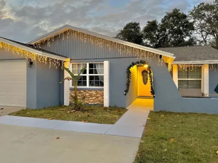 Cozy Tampa Home with Large Heated Pool