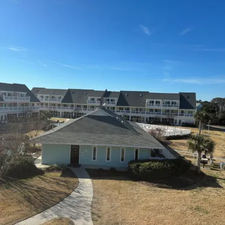 Charming studio in lovely Emerald Isle with beach access