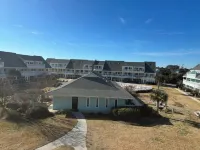Charming studio in lovely Emerald Isle with beach access