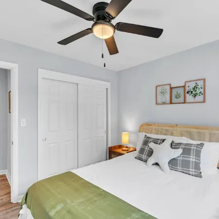 Charming 3bd - Near beaches - Foosball & Backyard