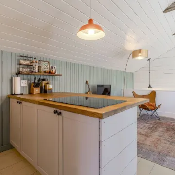 Kapitan’s Cottage a Rustic Private Catskill Getaway Near Kingston