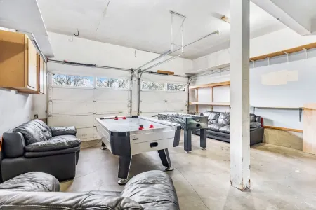 Peaceful Parkside Pad - Game Room